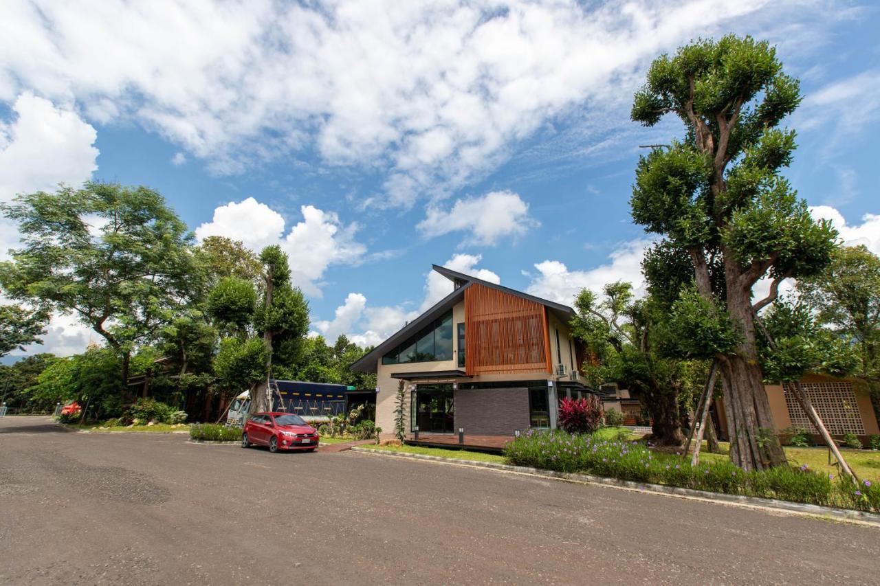 Hotel The Chamuang Forest Nakhon Nayok Exterior foto