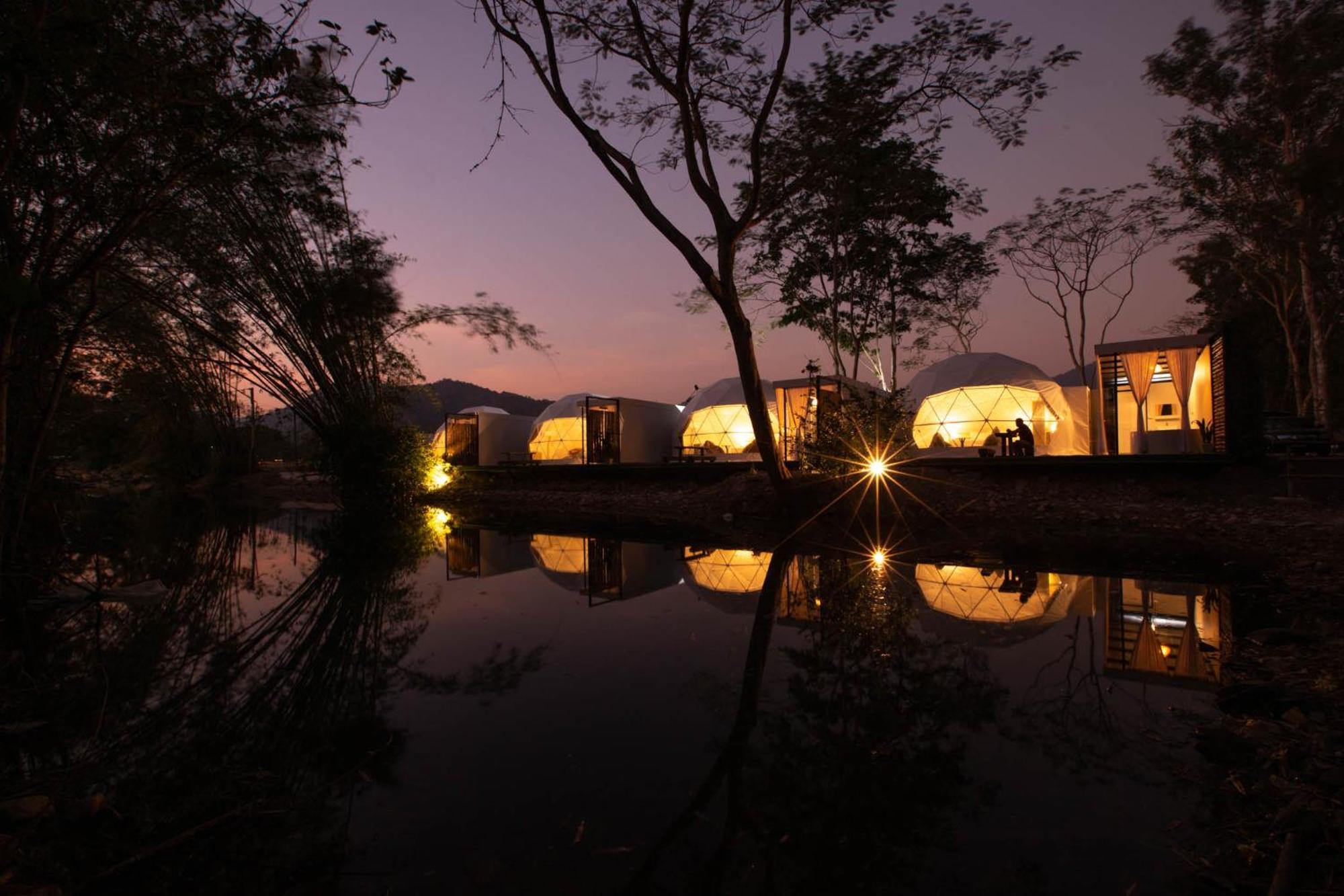 Hotel The Chamuang Forest Nakhon Nayok Exterior foto